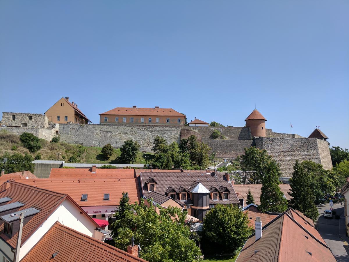 Minaret Apartman Lägenhet Eger Exteriör bild