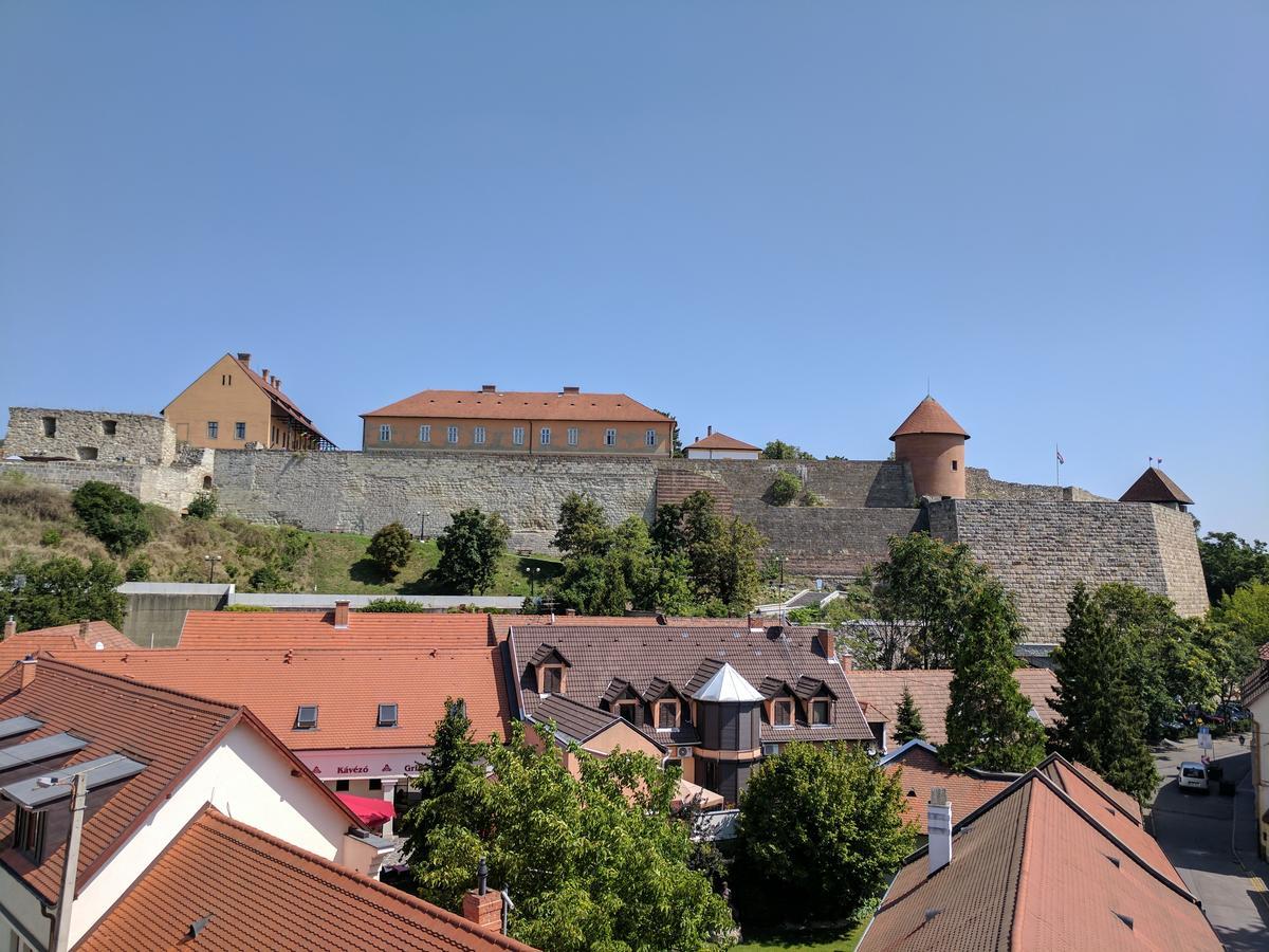 Minaret Apartman Eger Exteriör bild