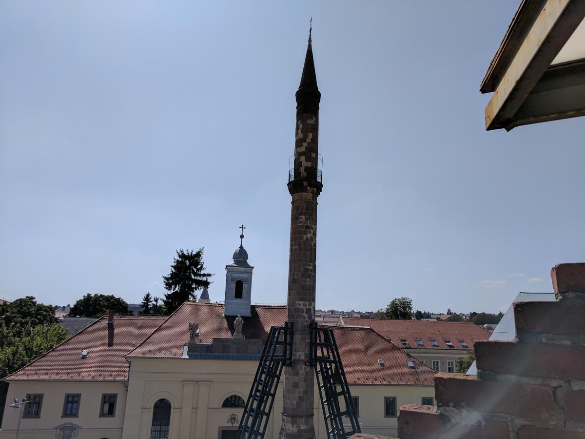 Minaret Apartman Eger Exteriör bild