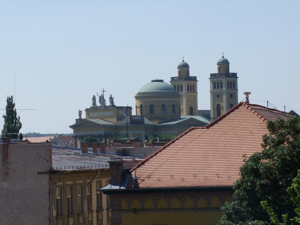 Minaret Apartman Eger Exteriör bild